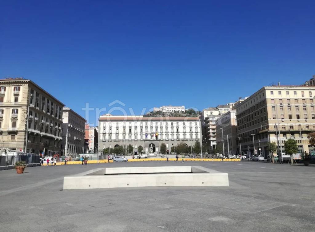 ufficio in vendita a Napoli in zona Porto