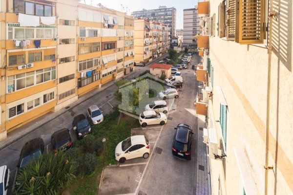 appartamento in vendita a Napoli in zona Fuorigrotta