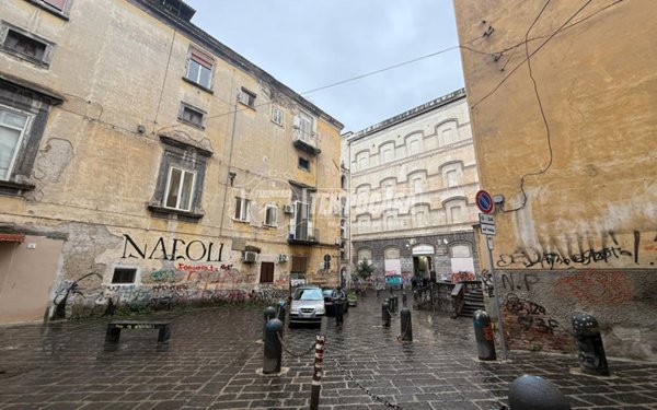 appartamento in vendita a Napoli in zona San Lorenzo