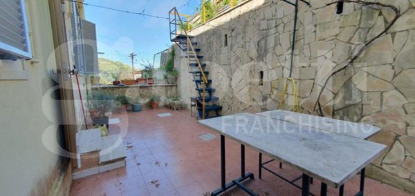 appartamento in vendita a Napoli in zona Bagnoli