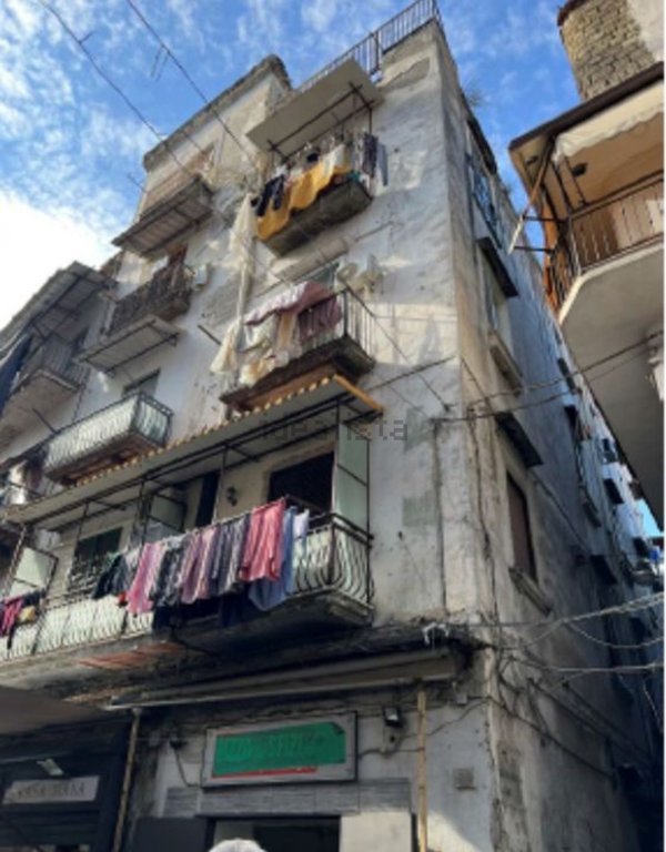 appartamento in vendita a Napoli in zona San Lorenzo