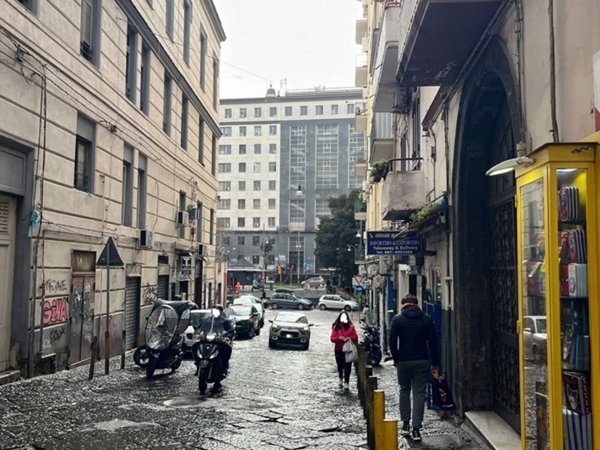 appartamento in vendita a Napoli in zona Stella