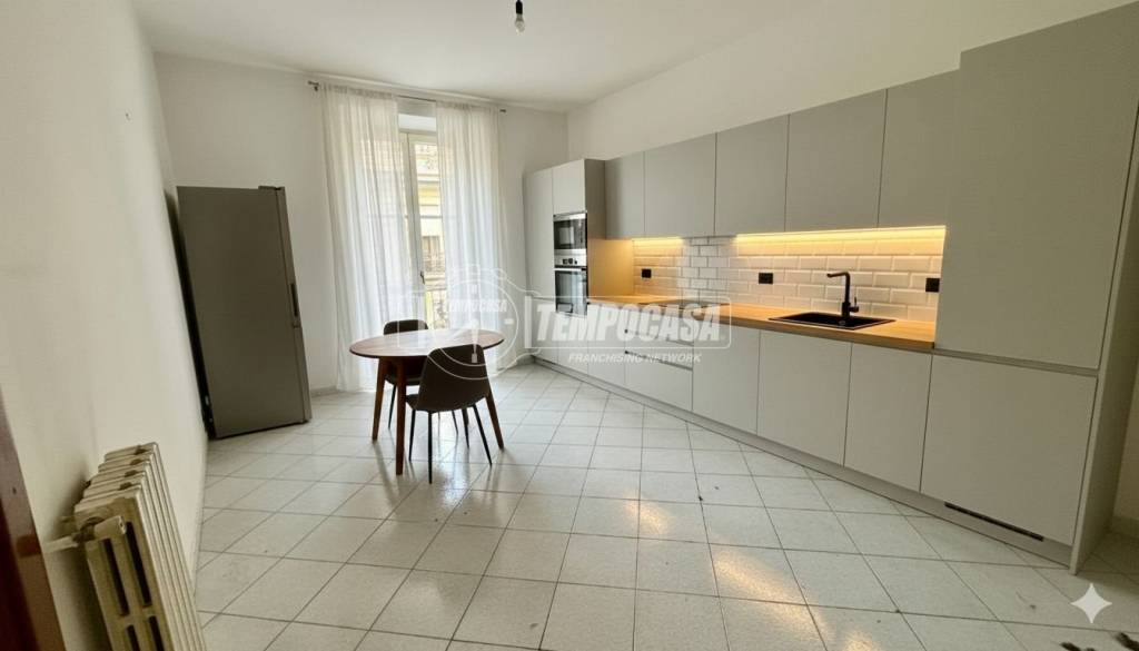 appartamento in vendita a Napoli in zona Fuorigrotta