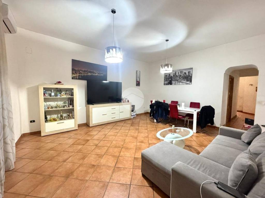 appartamento in vendita a Napoli in zona Stella