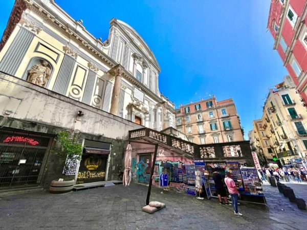 appartamento in vendita a Napoli in zona San Lorenzo