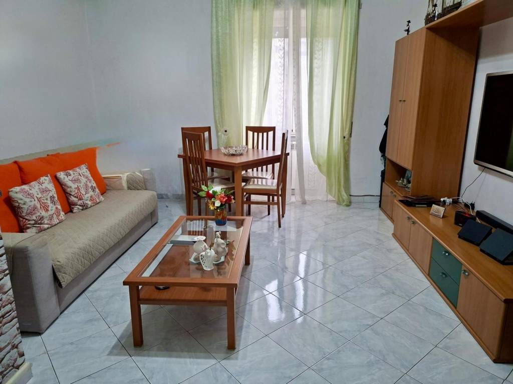 appartamento in vendita a Napoli in zona Pianura