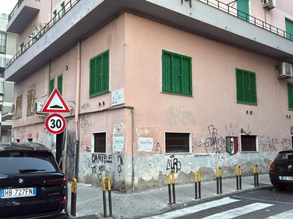 negozio in vendita a Napoli