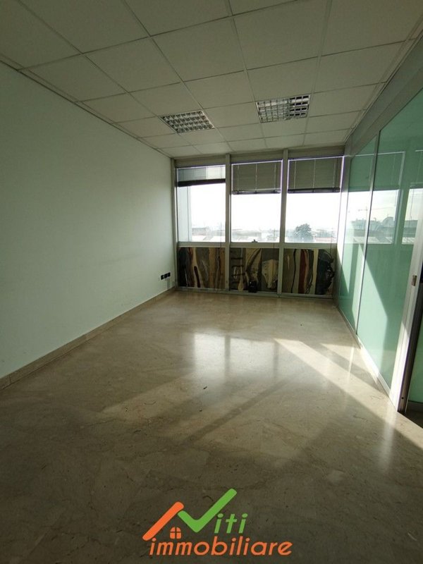 ufficio in vendita a Napoli in zona Pendino / San Giuseppe