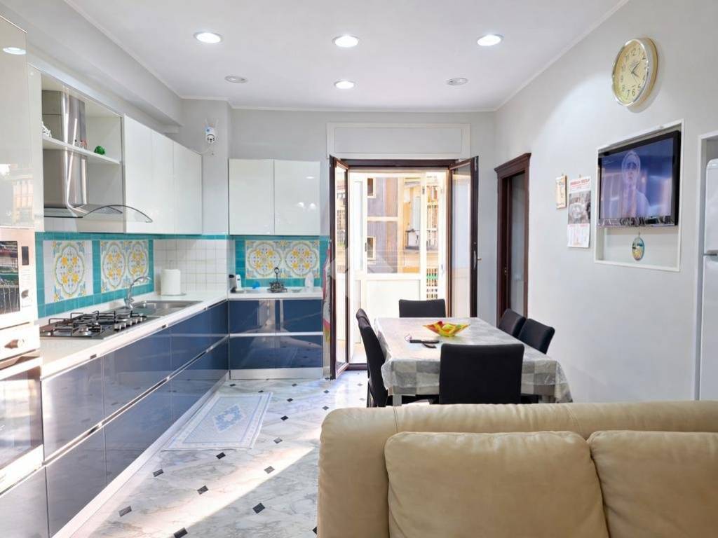 appartamento in vendita a Napoli in zona Arenella