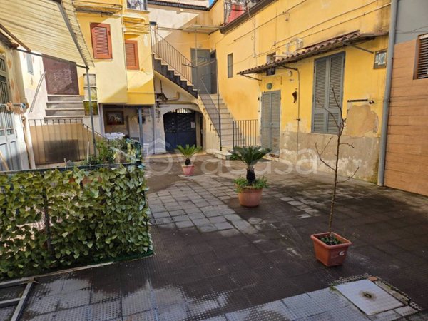 appartamento in vendita a Napoli in zona Barra