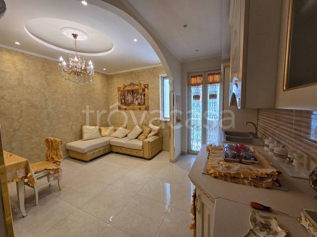 appartamento in vendita a Napoli in zona Barra