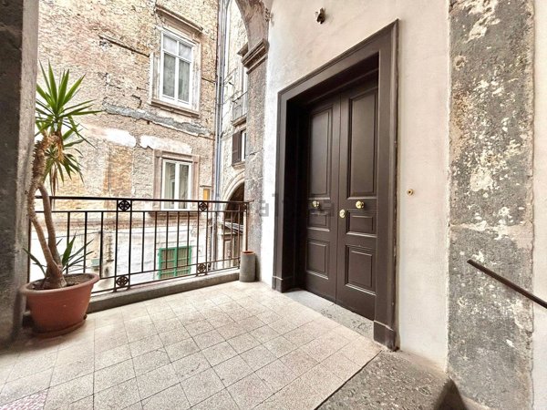 appartamento in vendita a Napoli in zona San Lorenzo