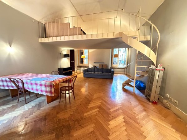 appartamento in vendita a Napoli in zona San Lorenzo