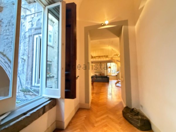 appartamento in vendita a Napoli in zona San Lorenzo