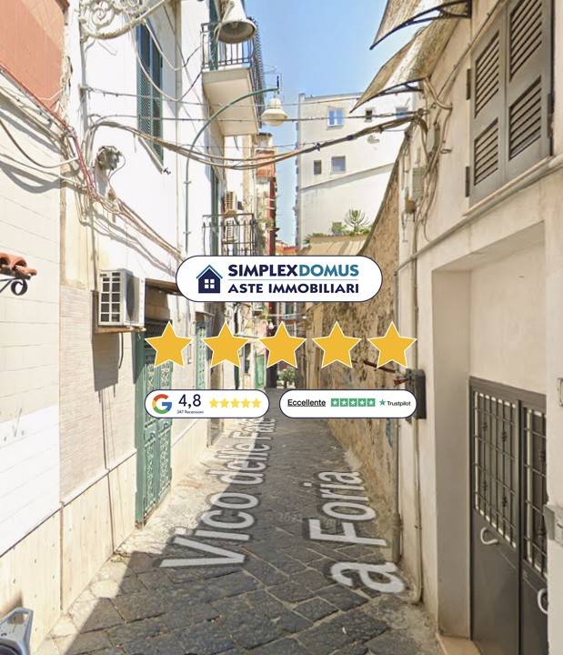 appartamento in vendita a Napoli in zona San Carlo all'Arena