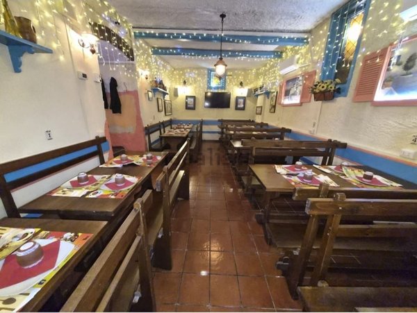 negozio in vendita a Napoli in zona Vomero