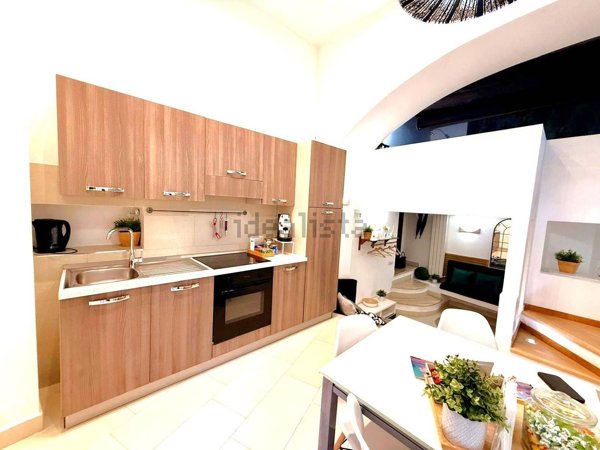 appartamento in vendita a Napoli in zona San Lorenzo