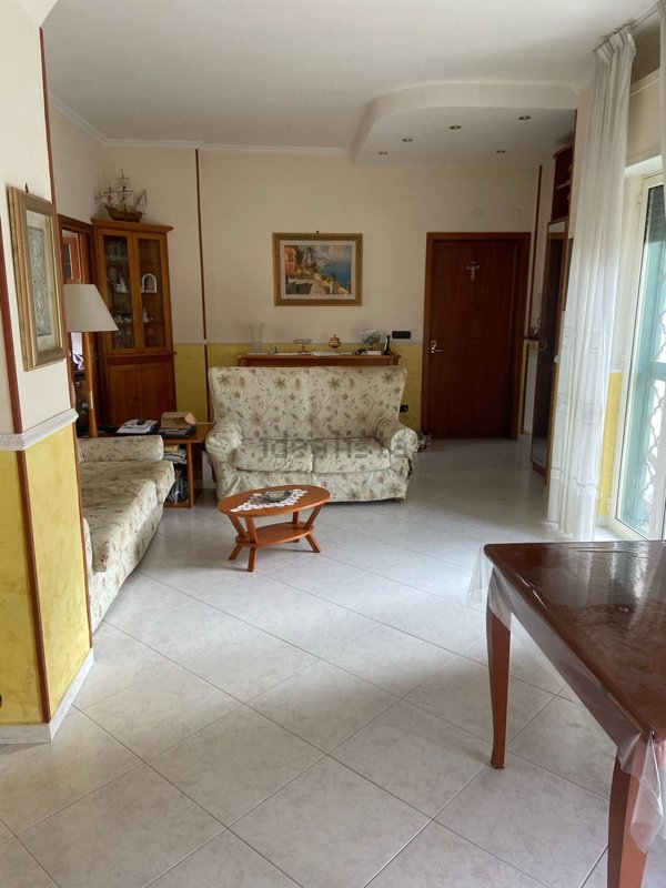 appartamento in vendita a Napoli in zona Fuorigrotta