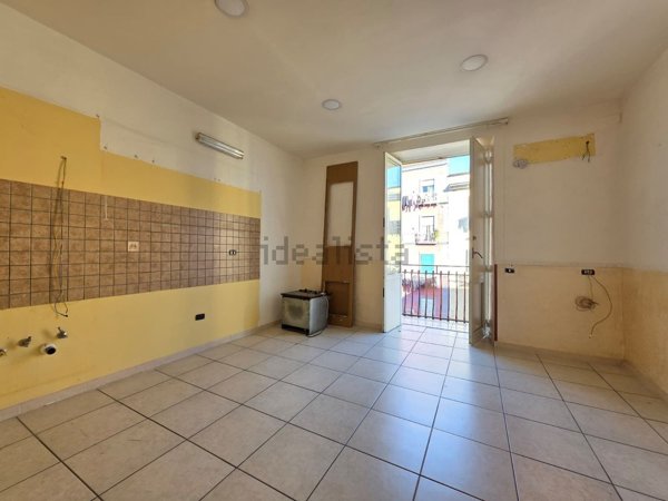 appartamento in vendita a Napoli in zona San Lorenzo