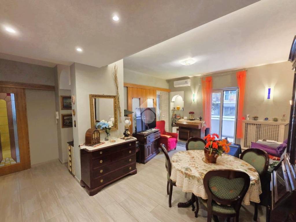 appartamento in vendita a Napoli in zona Arenella