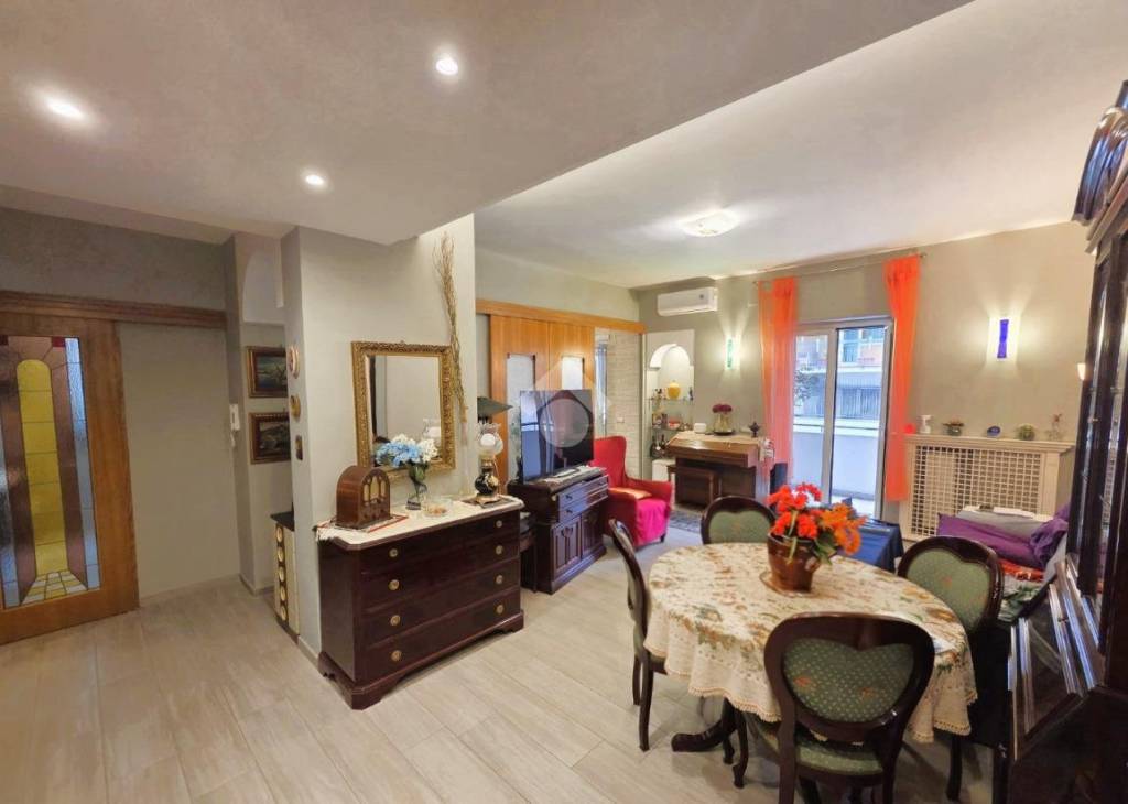 appartamento in vendita a Napoli in zona Arenella