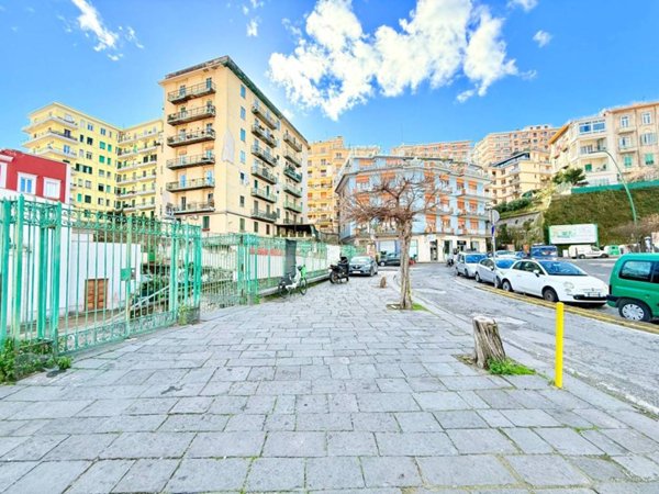 appartamento in vendita a Napoli in zona Arenella