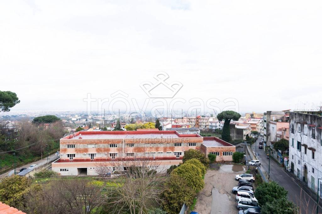 appartamento in vendita a Napoli in zona Guantai
