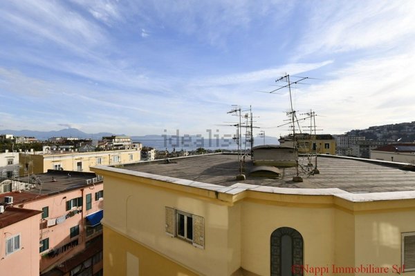 appartamento in vendita a Napoli in zona Chiaia