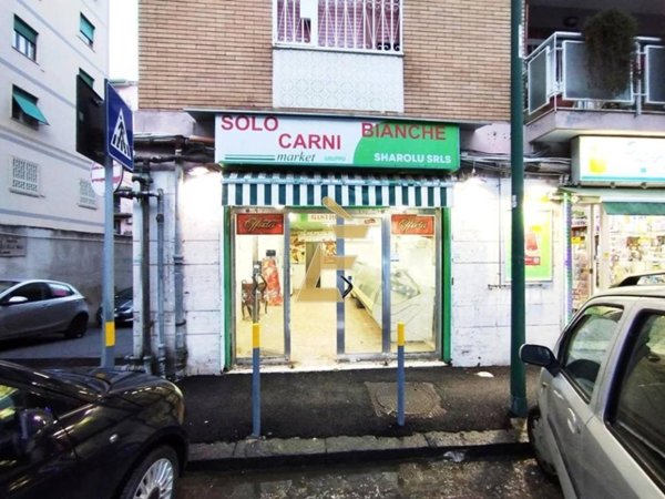 negozio in vendita a Napoli in zona Soccavo