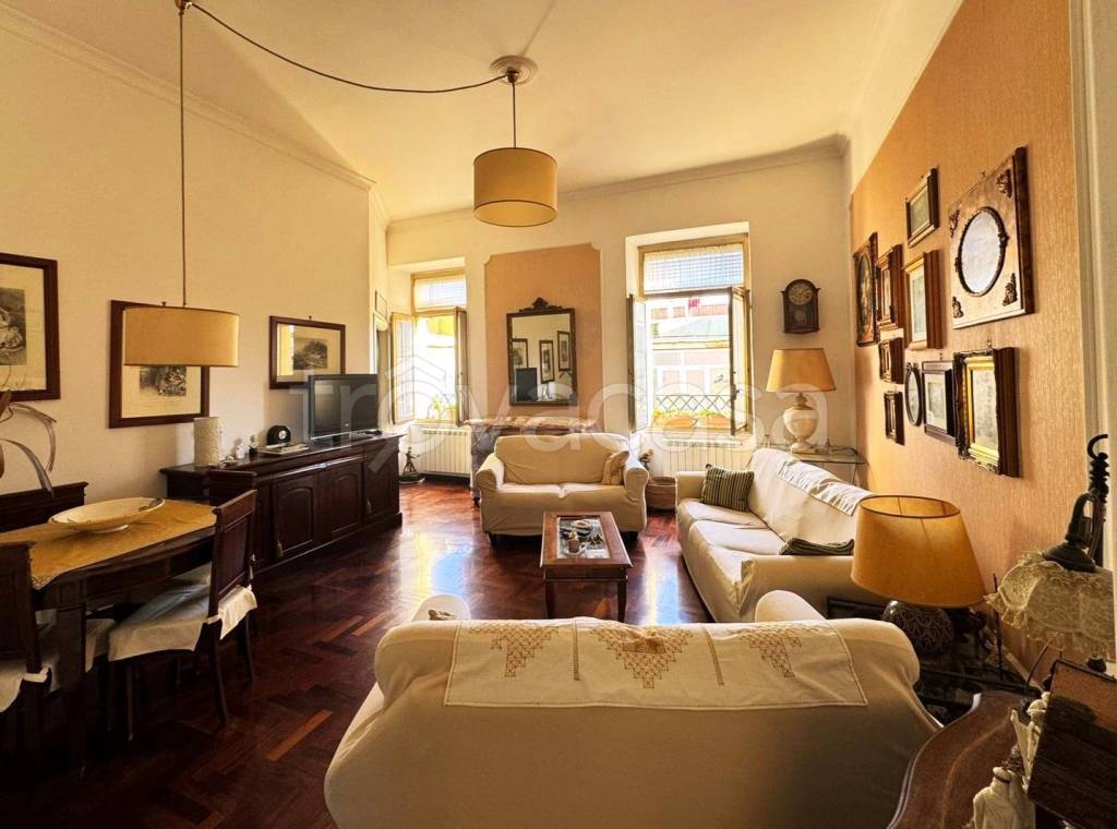 appartamento in vendita a Napoli in zona Vicaria