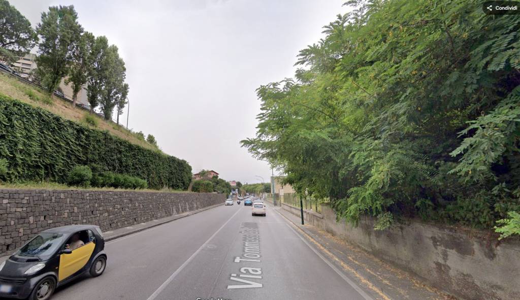 negozio in vendita a Napoli in zona Chiaiano