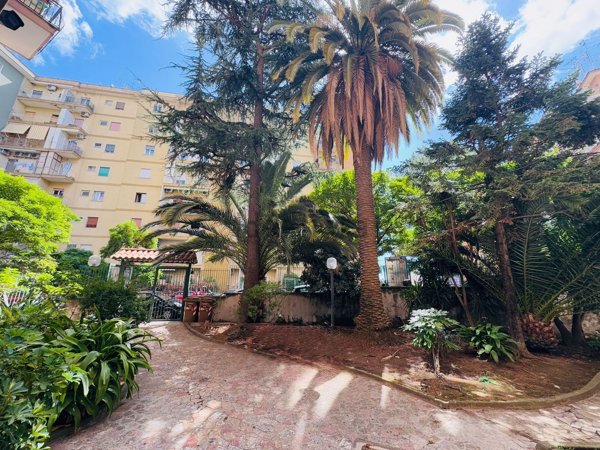 appartamento in vendita a Napoli in zona Arenella