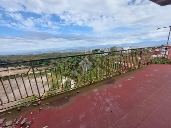 appartamento in vendita a Napoli in zona Camaldoli