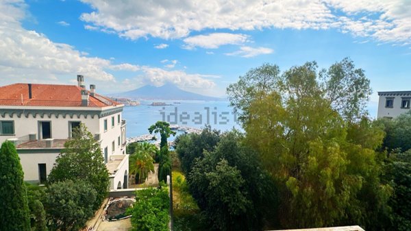 appartamento in vendita a Napoli in zona Posillipo