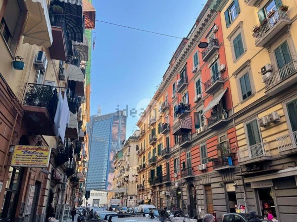 appartamento in vendita a Napoli in zona Vicaria