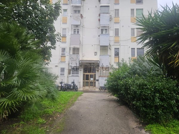 appartamento in vendita a Napoli in zona Fuorigrotta