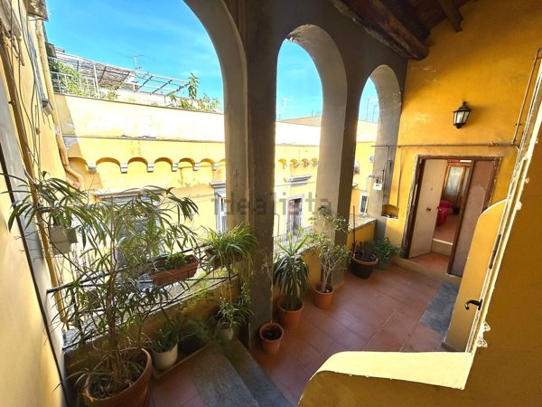 appartamento in vendita a Napoli in zona San Lorenzo