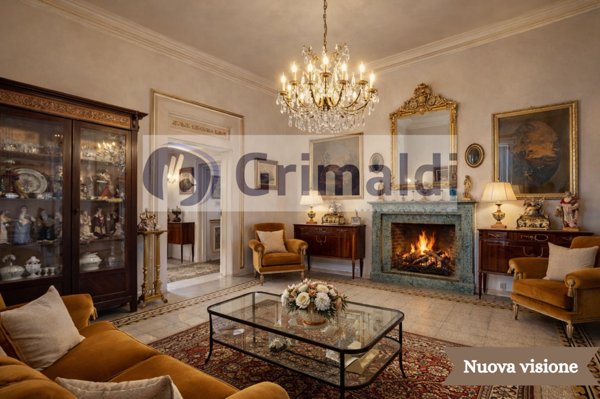 appartamento in vendita a Napoli in zona San Ferdinando