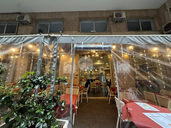 negozio in vendita a Napoli in zona Montecalvario