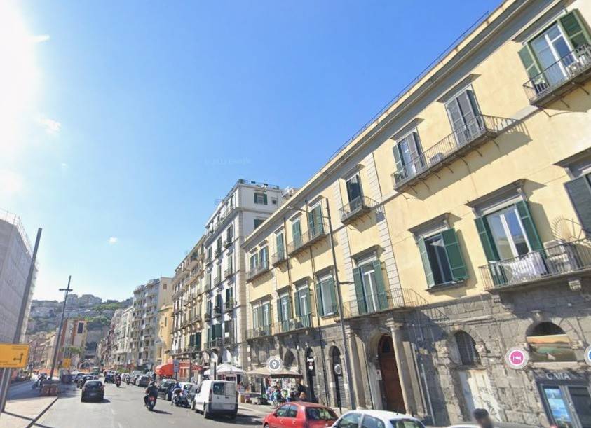 negozio in vendita a Napoli in zona Chiaia