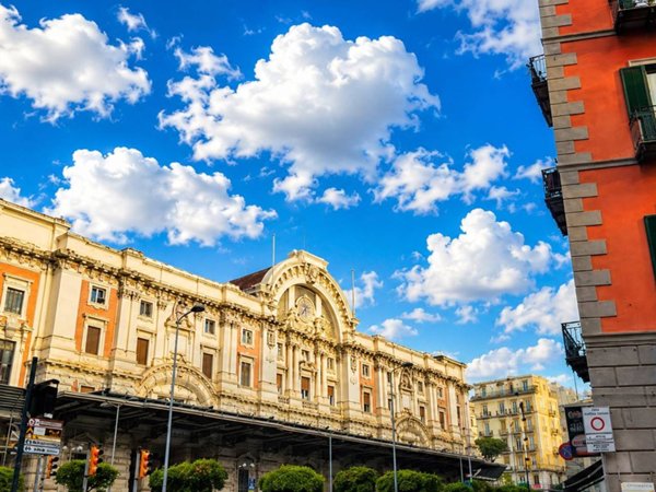 appartamento in vendita a Napoli in zona Chiaia