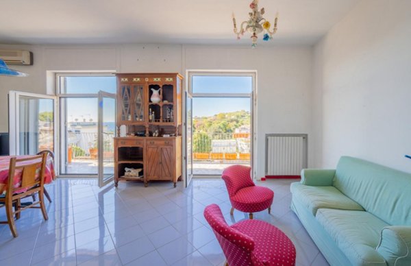 appartamento in vendita a Napoli in zona Posillipo