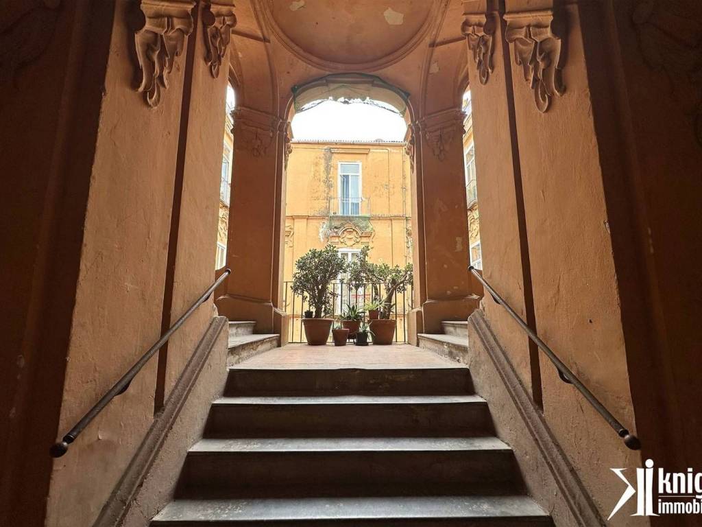 appartamento in vendita a Napoli in zona Pendino / San Giuseppe