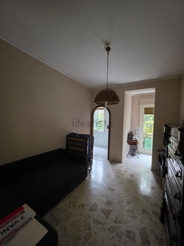 appartamento in vendita a Napoli in zona San Carlo all'Arena