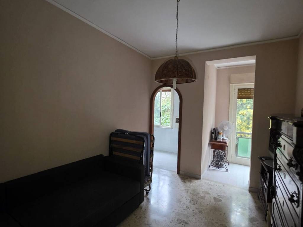 appartamento in vendita a Napoli in zona San Carlo all'Arena