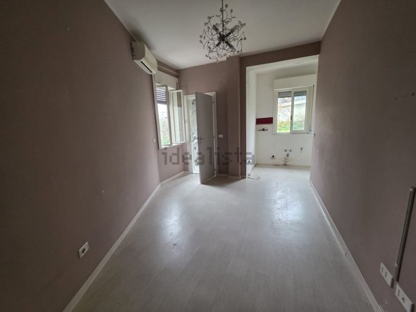 appartamento in vendita a Napoli in zona San Carlo all'Arena