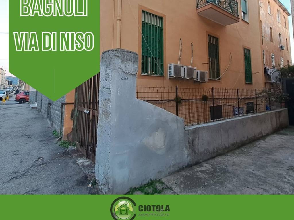 appartamento in vendita a Napoli in zona Bagnoli