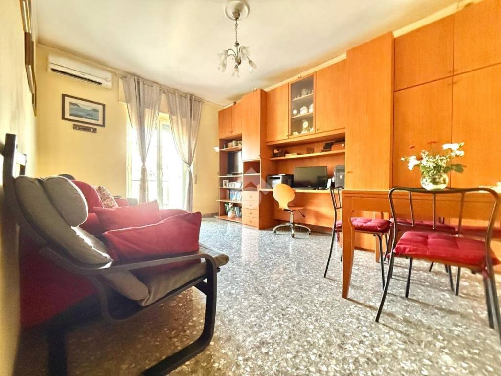 appartamento in vendita a Napoli in zona Bagnoli