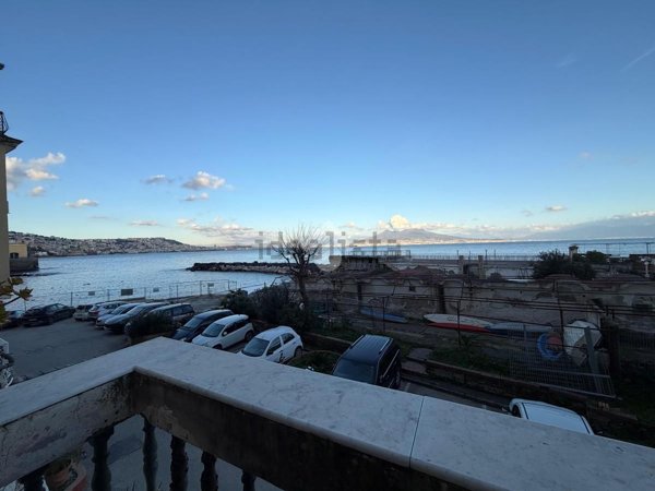 appartamento in vendita a Napoli in zona Posillipo