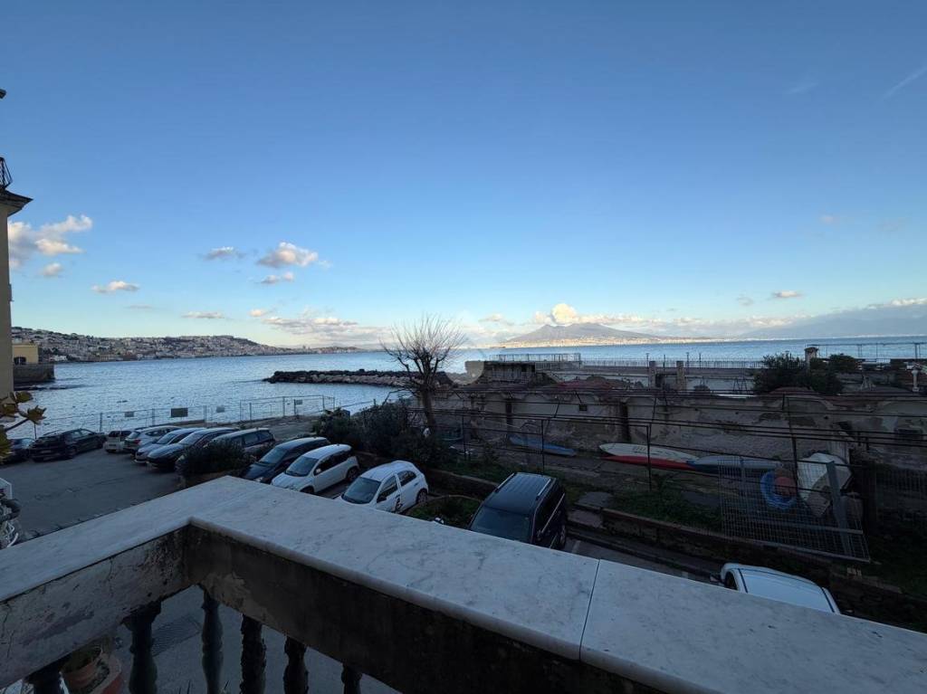 appartamento in vendita a Napoli in zona Posillipo